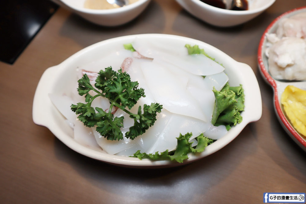 三重美食-麻妃頂極麻辣鴛鴦鍋,吃麻辣鍋也能吃剁椒蒸魚,壽星禮蛤蜊大放送,近菜寮站 @G子的漫畫生活