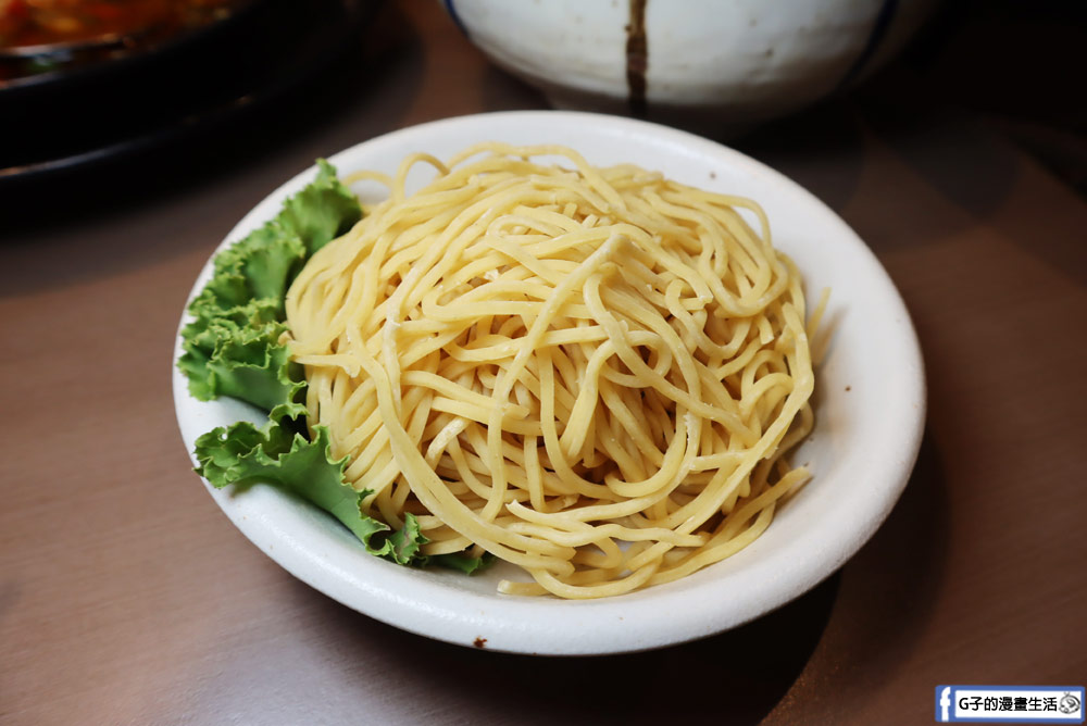 三重美食-麻妃頂極麻辣鴛鴦鍋,吃麻辣鍋也能吃剁椒蒸魚,壽星禮蛤蜊大放送,近菜寮站 @G子的漫畫生活