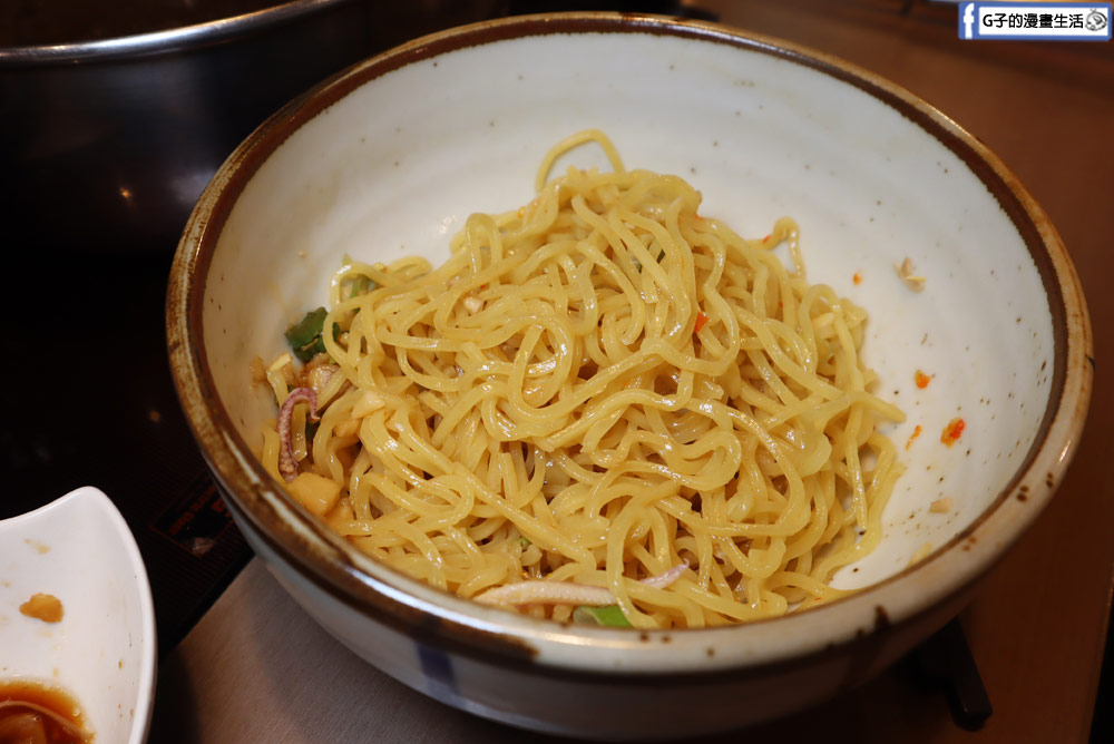三重美食-麻妃頂極麻辣鴛鴦鍋,吃麻辣鍋也能吃剁椒蒸魚,壽星禮蛤蜊大放送,近菜寮站 @G子的漫畫生活