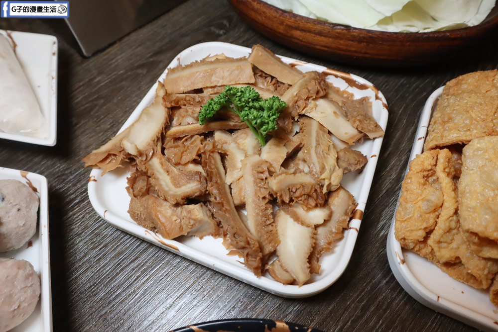 台北車站美食推薦-瓦法奇朵 W.麻辣BAR,生日壽星幾歲就送幾隻蝦! @G子的漫畫生活