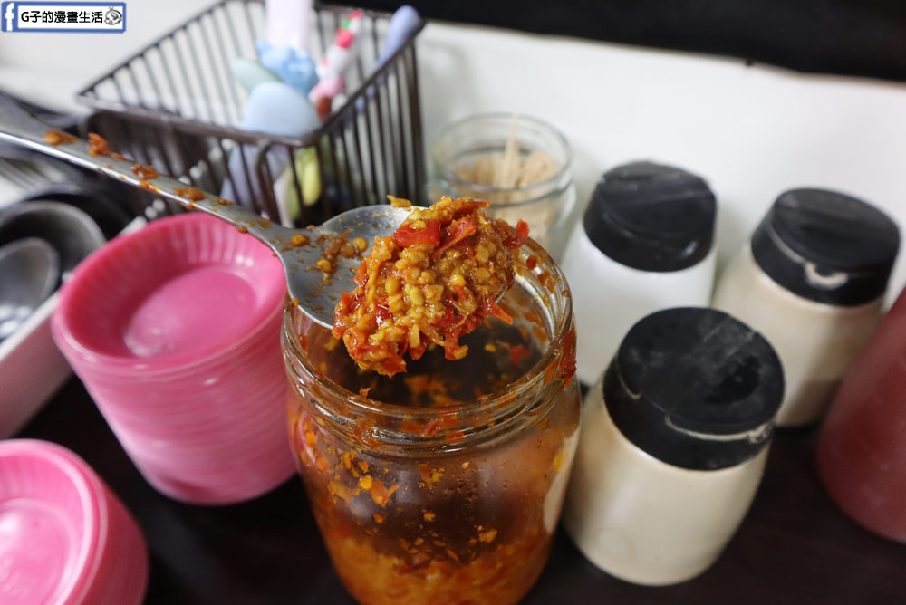 中和廟口美食-双囍油飯(黑白切),油飯、紅燒肉、炸豆包、粉腸湯必吃 @G子的漫畫生活 中和廟口美食-双囍油飯(黑白切),油飯、紅燒肉、炸豆包、粉腸湯必吃 @G子的漫畫生活