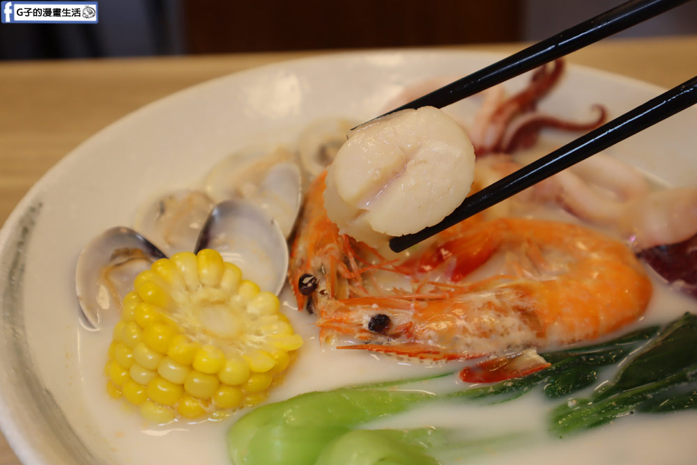 撈月麵館-新莊必吃麵疙瘩，海鮮新鮮澎拜，叻沙湯頭必吃(有撈月麵館菜單) @G子的漫畫生活