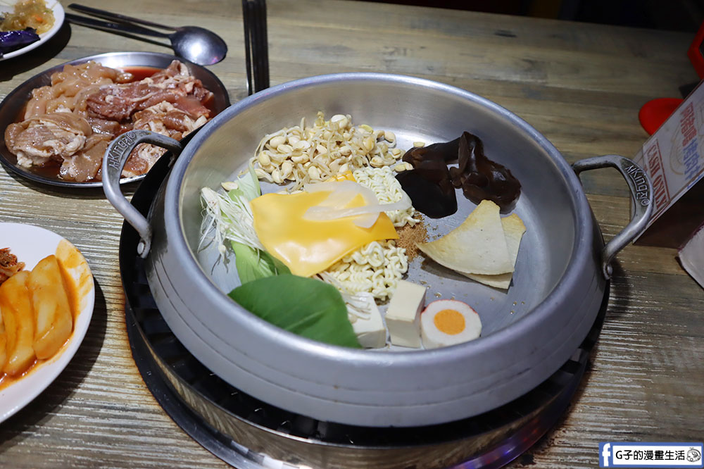 西門町美食-阿豬嘻烤肉村,韓式烤肉吃到飽只要$488起,銅板烤肉+部隊鍋吃到飽 @G子的漫畫生活