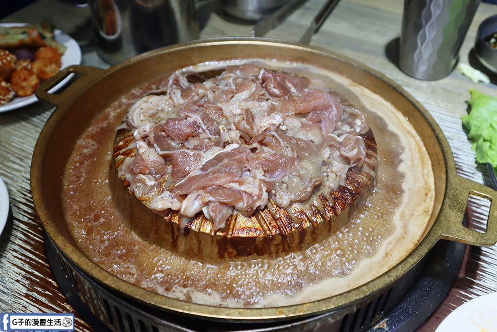 西門町美食-阿豬嘻烤肉村,韓式烤肉吃到飽只要$488起,銅板烤肉+部隊鍋吃到飽 @G子的漫畫生活 西門町美食-阿豬嘻烤肉村,韓式烤肉吃到飽只要$488起,銅板烤肉+部隊鍋吃到飽 @G子的漫畫生活