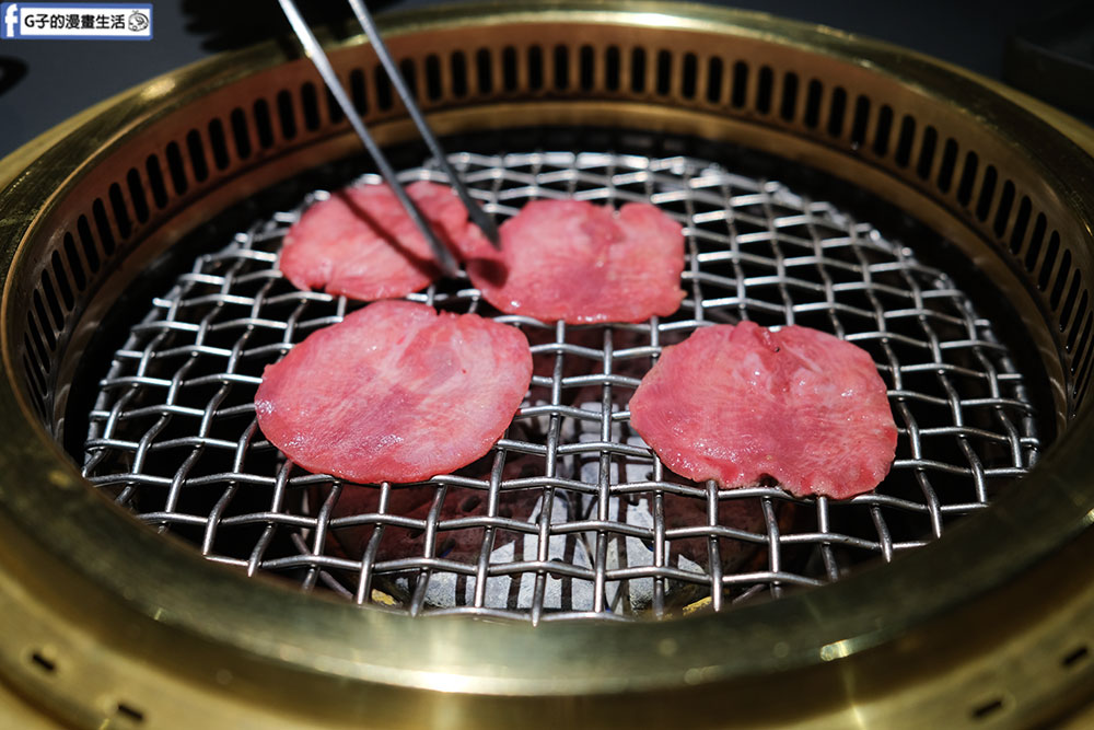台中燒肉-森森燒肉 台中站前秀泰店,半自助吧吃到飽,甜點比燒肉更出色 @G子的漫畫生活