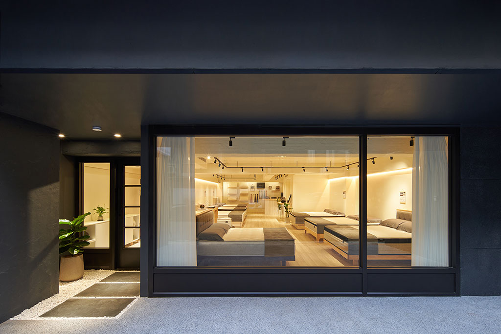 台北床墊推薦-覺醒家居 Awake Living ｜台北大安體驗店,全預約制「沈浸式無壓力試躺」打造質感家居生活 @G子的漫畫生活