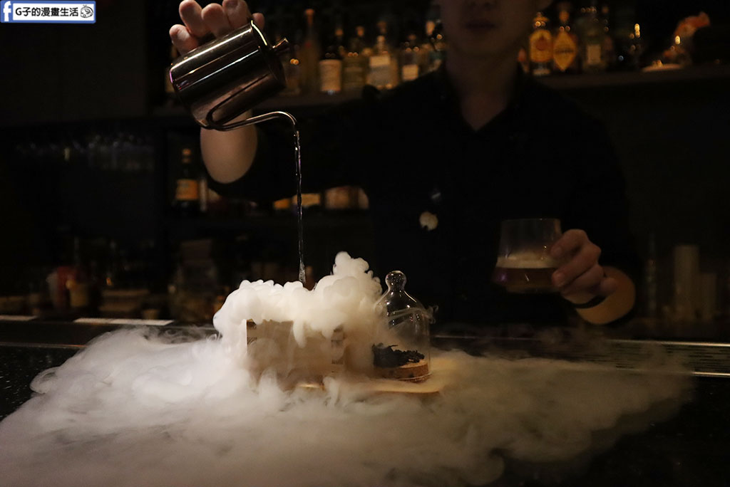 板橋餐酒館-奔跑小酒館,夢幻調酒太美,板橋美食清單+1 @G子的漫畫生活