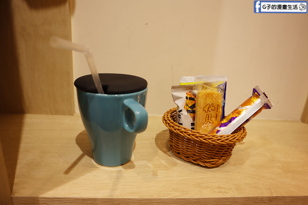 板橋染髮推薦 HITO Hair 館前店-白髮掰掰~染咖啡茶色顯白，護髮髮質升級! @G子的漫畫生活