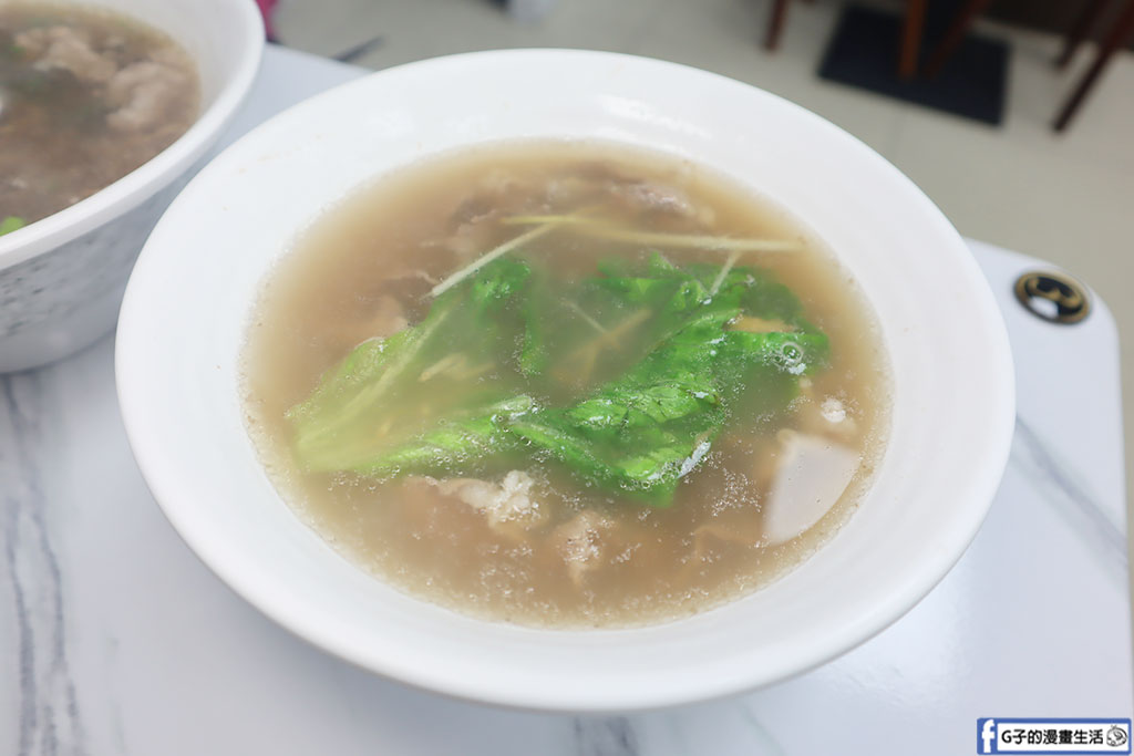 板橋村村食堂-香濃雞魯飯+現沖牛肉湯讓人回味,板新站美食 @G子的漫畫生活