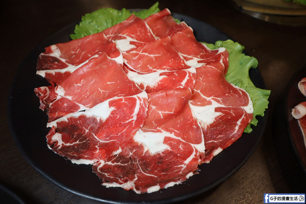 土城吃到飽火鍋-八雲町和牛海鮮鍋物菜單,日本和牛、生魚片、海鮮、肉品、菜盤、甜點吃到飽火鍋只要988! @G子的漫畫生活 土城吃到飽火鍋-八雲町和牛海鮮鍋物菜單,日本和牛、生魚片、海鮮、肉品、菜盤、甜點吃到飽火鍋只要988! @G子的漫畫生活