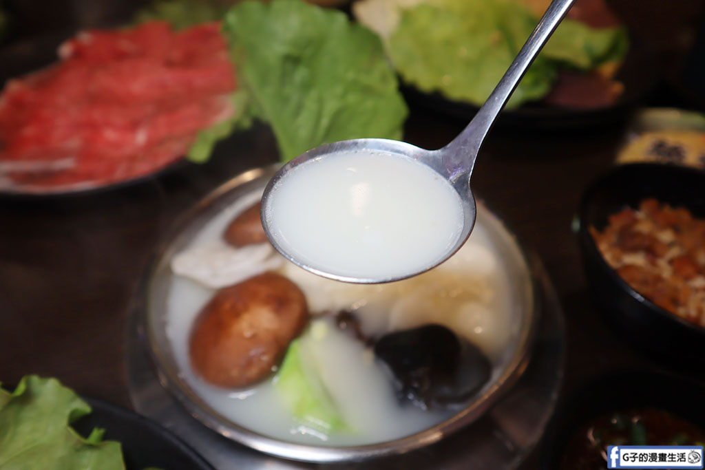 土城吃到飽火鍋-八雲町和牛海鮮鍋物菜單,日本和牛、生魚片、海鮮、肉品、菜盤、甜點吃到飽火鍋只要988! @G子的漫畫生活 土城吃到飽火鍋-八雲町和牛海鮮鍋物菜單,日本和牛、生魚片、海鮮、肉品、菜盤、甜點吃到飽火鍋只要988! @G子的漫畫生活
