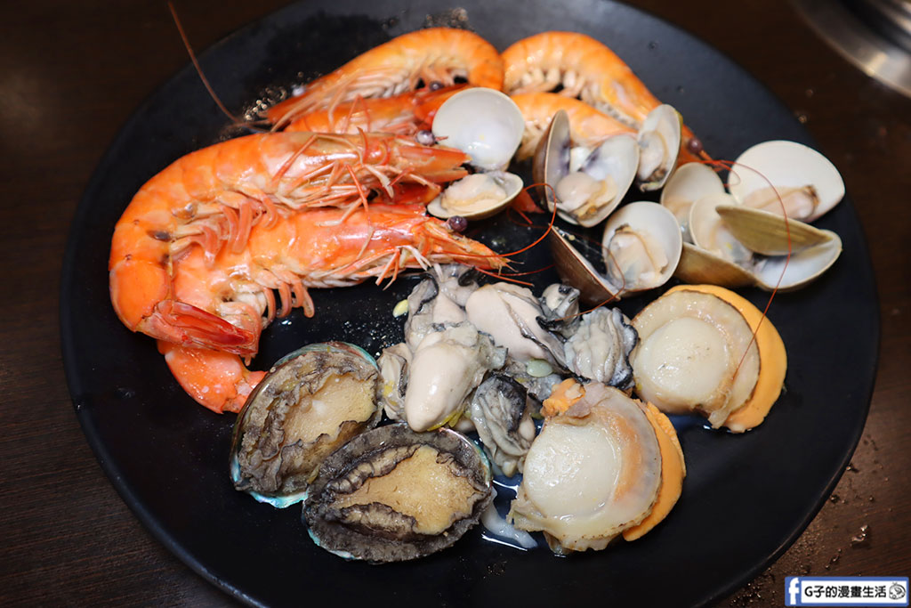 土城吃到飽火鍋-八雲町和牛海鮮鍋物菜單,日本和牛、生魚片、海鮮、肉品、菜盤、甜點吃到飽火鍋只要988! @G子的漫畫生活 土城吃到飽火鍋-八雲町和牛海鮮鍋物菜單,日本和牛、生魚片、海鮮、肉品、菜盤、甜點吃到飽火鍋只要988! @G子的漫畫生活