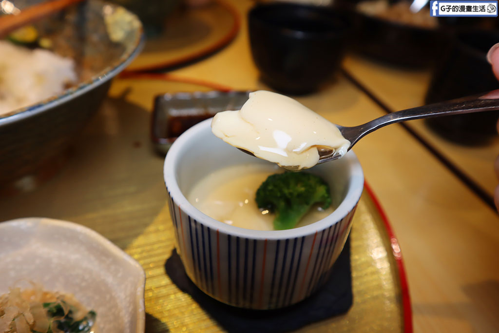 【信義區日本料理】安吉食堂-豪華生魚片丼飯,也有無菜單料理、握壽司、日式定食 @G子的漫畫生活