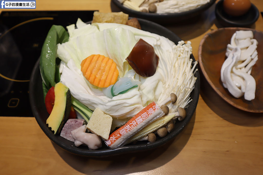 中永和美食-樂野鍋物壽星蝦/壽星蛤蜊,樂野牛奶鍋+麻辣鍋最好喝,雙人海陸餐CP值高 @G子的漫畫生活
