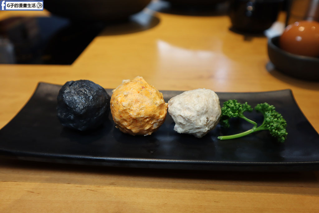 中永和美食-樂野鍋物壽星蝦/壽星蛤蜊,樂野牛奶鍋+麻辣鍋最好喝,雙人海陸餐CP值高 @G子的漫畫生活