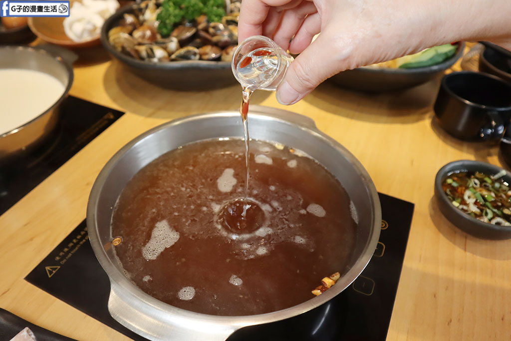 中永和美食-樂野鍋物壽星蝦/壽星蛤蜊,樂野牛奶鍋+麻辣鍋最好喝,雙人海陸餐CP值高 @G子的漫畫生活