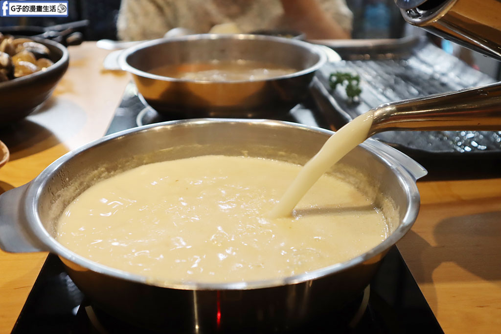 中永和美食-樂野鍋物壽星蝦/壽星蛤蜊,樂野牛奶鍋+麻辣鍋最好喝,雙人海陸餐CP值高 @G子的漫畫生活