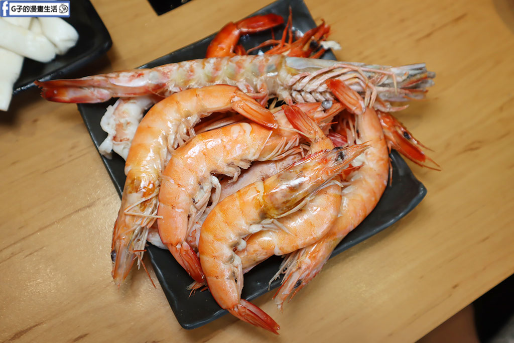 中永和美食-樂野鍋物壽星蝦/壽星蛤蜊,樂野牛奶鍋+麻辣鍋最好喝,雙人海陸餐CP值高 @G子的漫畫生活