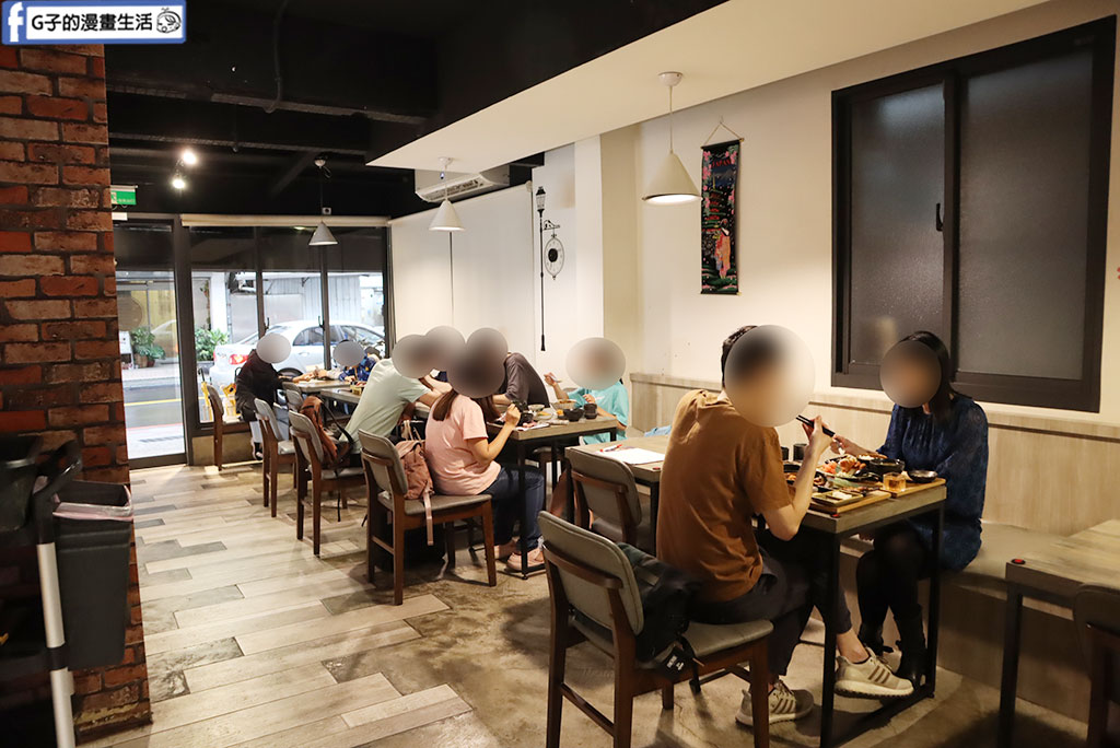 新店裕隆城旁的千壽司新店旗艦店,20片綜合生魚片盒只要250/鮭魚300 @G子的漫畫生活 新店裕隆城旁的千壽司新店旗艦店,20片綜合生魚片盒只要250/鮭魚300 @G子的漫畫生活