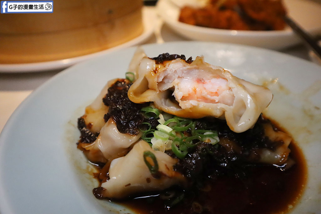 台北美食推薦-漢來上海湯包 台北Dream Plaza店,漢來美食不多不少18摺小籠湯包 @G子的漫畫生活
