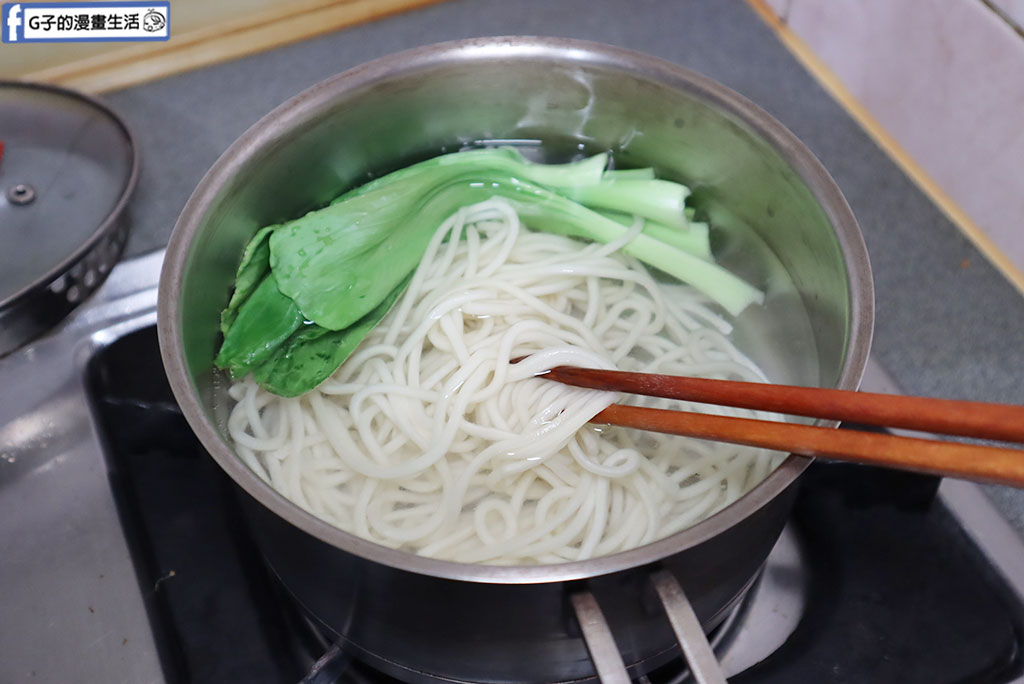 人氣團購美食推薦|萬萬兩紅燒酸菜雙拼牛肉麵,不像冷凍像現做!在家也能輕鬆吃到KTV牛肉麵+KTV水餃神組合|宅配冷凍水餃&牛肉麵開箱 @G子的漫畫生活 人氣團購美食推薦|萬萬兩紅燒酸菜雙拼牛肉麵,不像冷凍像現做!在家也能輕鬆吃到KTV牛肉麵+KTV水餃神組合|宅配冷凍水餃&牛肉麵開箱 @G子的漫畫生活