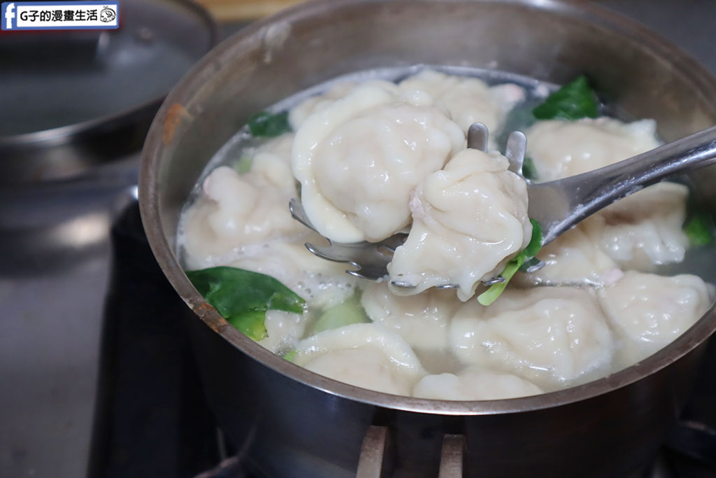 人氣團購美食推薦|萬萬兩紅燒酸菜雙拼牛肉麵,不像冷凍像現做!在家也能輕鬆吃到KTV牛肉麵+KTV水餃神組合|宅配冷凍水餃&牛肉麵開箱 @G子的漫畫生活 人氣團購美食推薦|萬萬兩紅燒酸菜雙拼牛肉麵,不像冷凍像現做!在家也能輕鬆吃到KTV牛肉麵+KTV水餃神組合|宅配冷凍水餃&牛肉麵開箱 @G子的漫畫生活