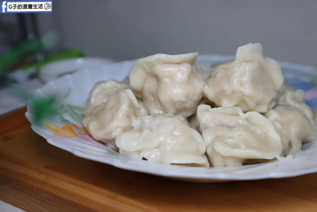 人氣團購美食推薦|萬萬兩紅燒酸菜雙拼牛肉麵,不像冷凍像現做!在家也能輕鬆吃到KTV牛肉麵+KTV水餃神組合|宅配冷凍水餃&牛肉麵開箱 @G子的漫畫生活 人氣團購美食推薦|萬萬兩紅燒酸菜雙拼牛肉麵,不像冷凍像現做!在家也能輕鬆吃到KTV牛肉麵+KTV水餃神組合|宅配冷凍水餃&牛肉麵開箱 @G子的漫畫生活
