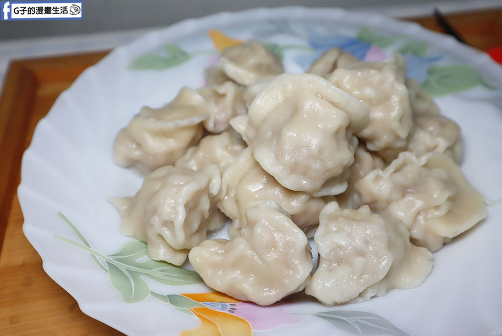 人氣團購美食推薦|萬萬兩紅燒酸菜雙拼牛肉麵,不像冷凍像現做!在家也能輕鬆吃到KTV牛肉麵+KTV水餃神組合|宅配冷凍水餃&牛肉麵開箱 @G子的漫畫生活 人氣團購美食推薦|萬萬兩紅燒酸菜雙拼牛肉麵,不像冷凍像現做!在家也能輕鬆吃到KTV牛肉麵+KTV水餃神組合|宅配冷凍水餃&牛肉麵開箱 @G子的漫畫生活
