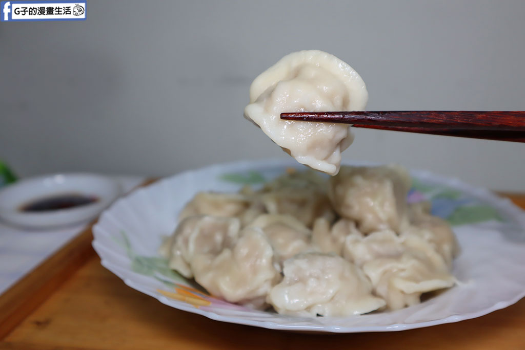 人氣團購美食推薦|萬萬兩紅燒酸菜雙拼牛肉麵,不像冷凍像現做!在家也能輕鬆吃到KTV牛肉麵+KTV水餃神組合|宅配冷凍水餃&牛肉麵開箱 @G子的漫畫生活 人氣團購美食推薦|萬萬兩紅燒酸菜雙拼牛肉麵,不像冷凍像現做!在家也能輕鬆吃到KTV牛肉麵+KTV水餃神組合|宅配冷凍水餃&牛肉麵開箱 @G子的漫畫生活