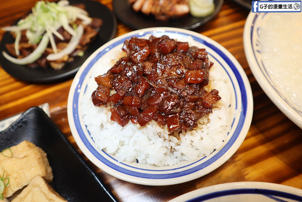 林口三井美食-老伙計 黑金滷肉飯.鹹粥.米粉湯,下午有營業的文青小吃店 @G子的漫畫生活 林口三井美食-老伙計 黑金滷肉飯.鹹粥.米粉湯,下午有營業的文青小吃店 @G子的漫畫生活