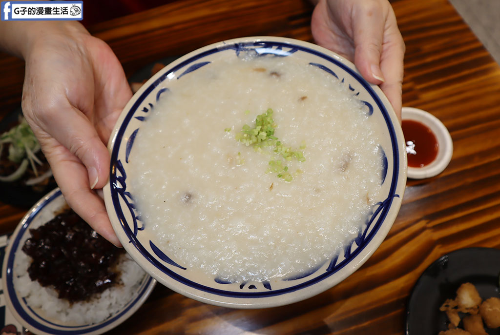 林口三井美食-老伙計 黑金滷肉飯.鹹粥.米粉湯,下午有營業的文青小吃店 @G子的漫畫生活 林口三井美食-老伙計 黑金滷肉飯.鹹粥.米粉湯,下午有營業的文青小吃店 @G子的漫畫生活