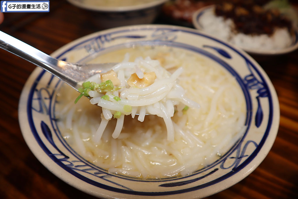 林口三井美食-老伙計 黑金滷肉飯.鹹粥.米粉湯,下午有營業的文青小吃店 @G子的漫畫生活 林口三井美食-老伙計 黑金滷肉飯.鹹粥.米粉湯,下午有營業的文青小吃店 @G子的漫畫生活