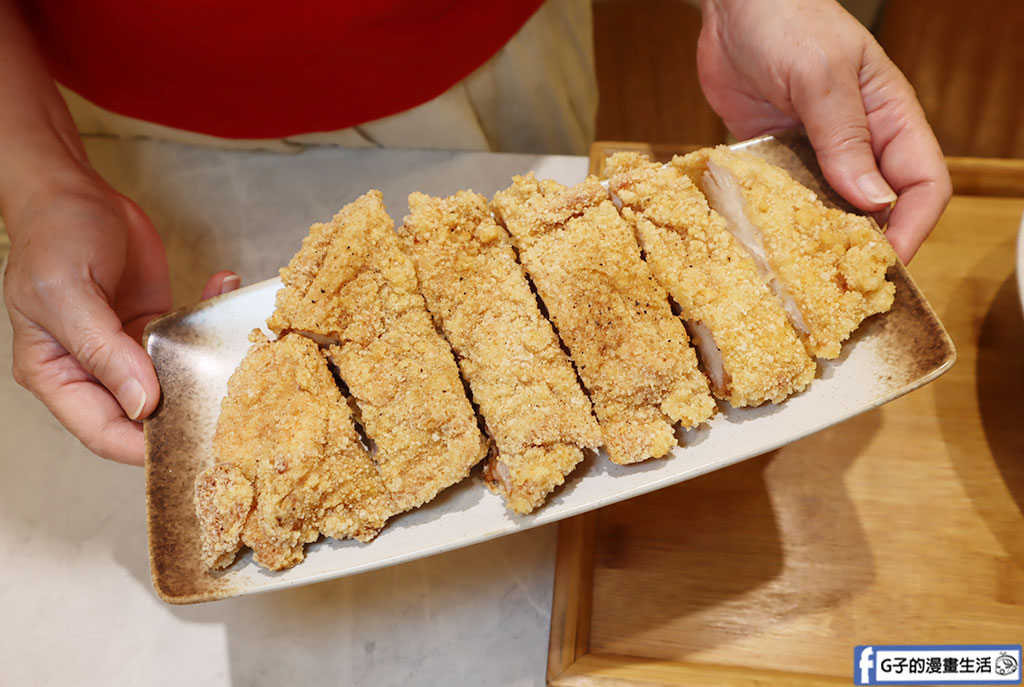 林口三井美食-品嚐悅-林口「最美便當店」比臉大雞排和烤雞腿飯必吃 @G子的漫畫生活
