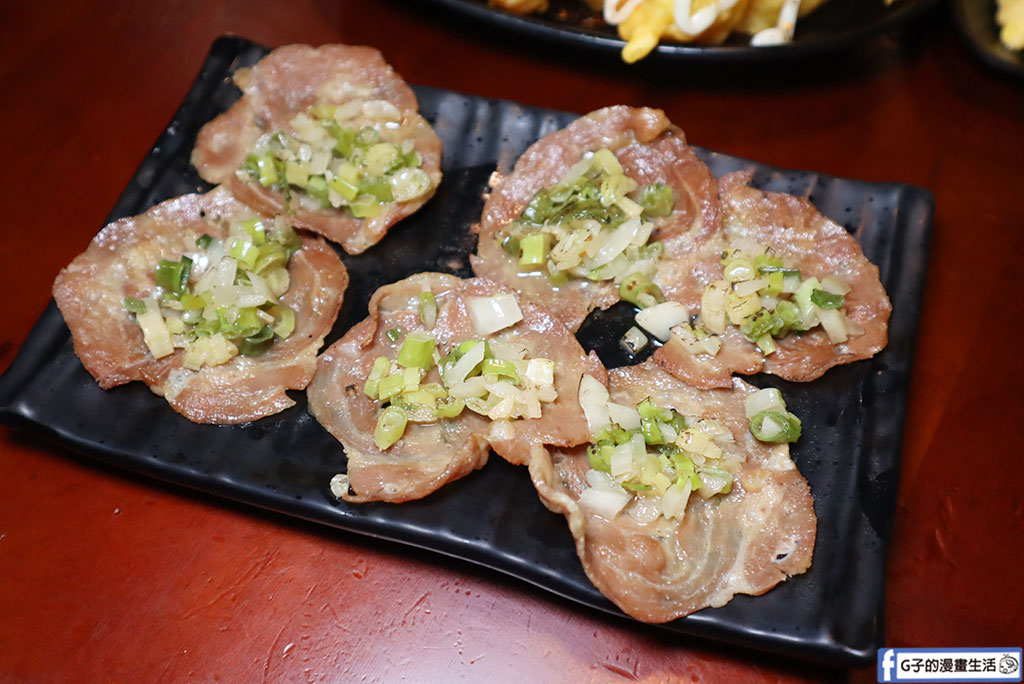 萬隆美食推薦｜雞老闆桶仔雞萬隆店：壽星送烤雞＋學生$599大口吃桶仔雞！ @G子的漫畫生活