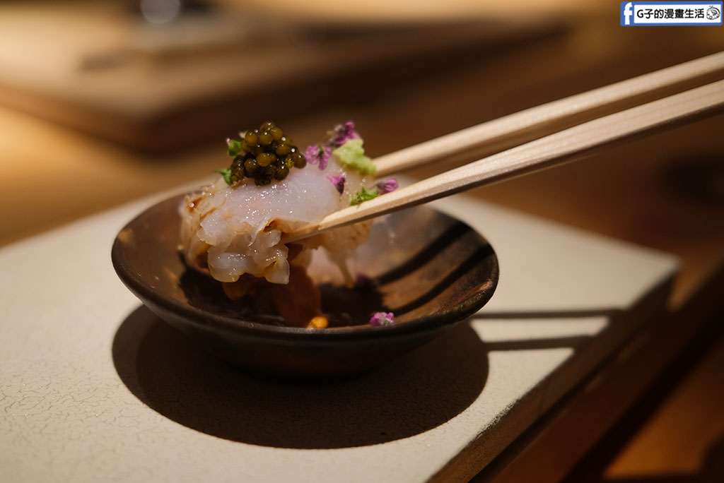 鮨荻 Sushi Ogi｜台北中山區無菜單料理推薦，將近30道菜的OMAKASE，隱身北車巷弄 @G子的漫畫生活