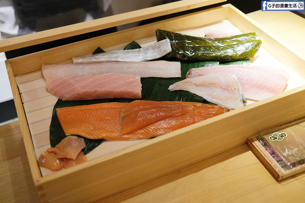 鮨荻 Sushi Ogi｜台北中山區無菜單料理推薦，將近30道菜的OMAKASE，隱身北車巷弄 @G子的漫畫生活