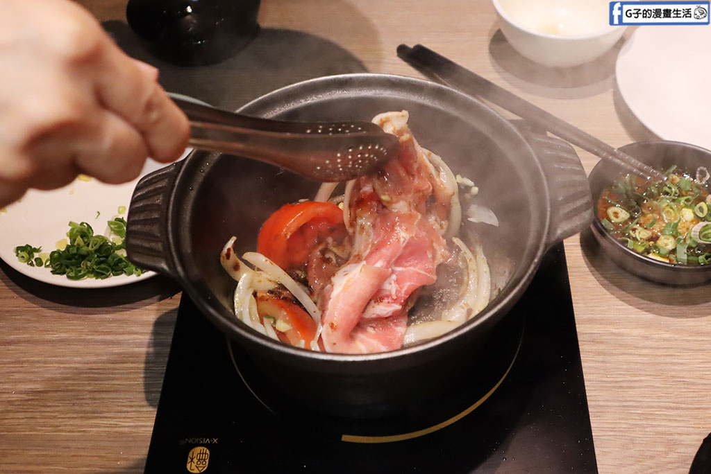 ＜肉多多火鍋＞全台 全天候 平假日不限時! 輕量級套餐299 元起， 蔬食自助吧吃到飽，CP值超高！(西門店.淡水店例假日除外) @G子的漫畫生活
