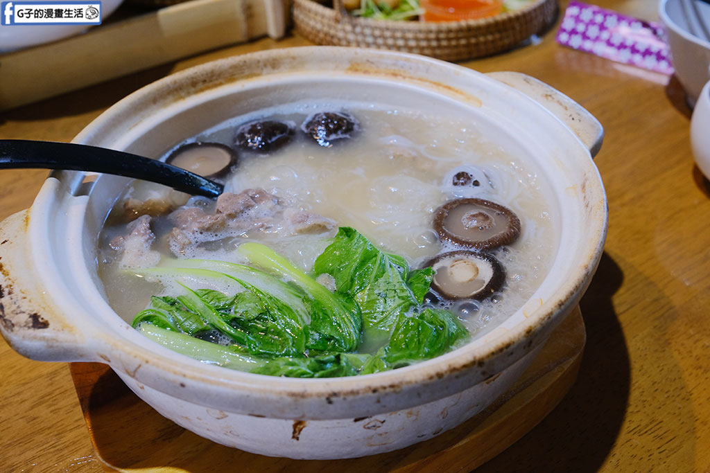 【清境美食推薦】雲香園：絕美玻璃屋景觀餐廳，必吃招牌過橋米線與道地雲南料理，附菜單與停車資訊 @G子的漫畫生活