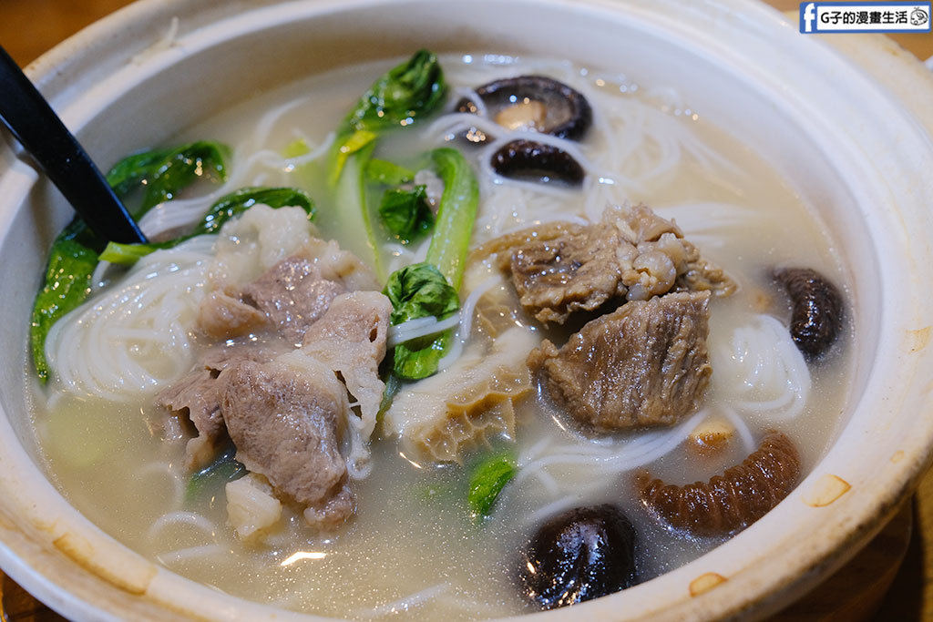 【清境美食推薦】雲香園：絕美玻璃屋景觀餐廳，必吃招牌過橋米線與道地雲南料理，附菜單與停車資訊 @G子的漫畫生活