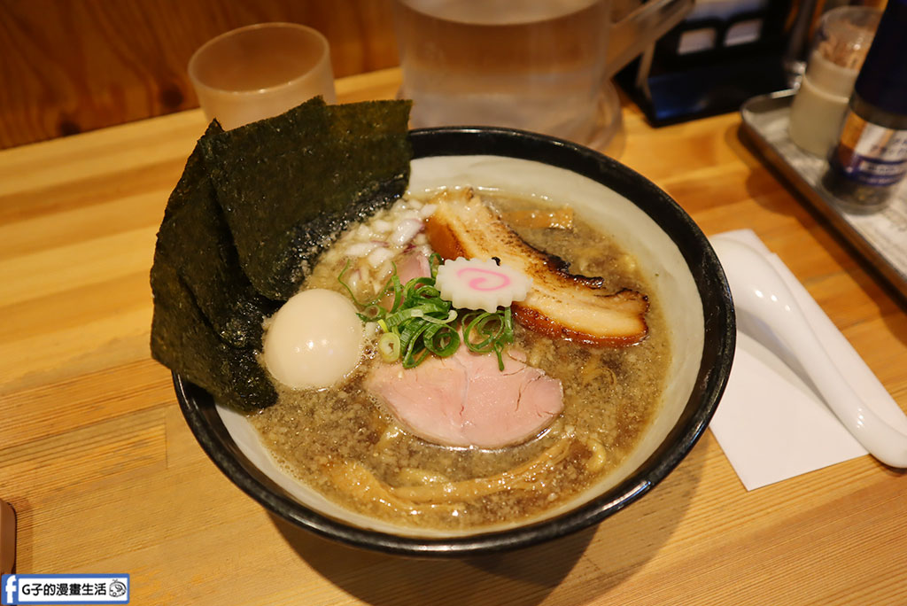 【盛岡美食】麺屋 いおり:隱身巷弄的高評價煮干拉麵!岩手自由行必吃,超濃郁 8 種小魚乾精華湯底(含菜單) @G子的漫畫生活 【盛岡美食】麺屋 いおり:隱身巷弄的高評價煮干拉麵!岩手自由行必吃,超濃郁 8 種小魚乾精華湯底(含菜單) @G子的漫畫生活