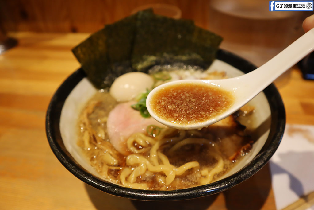【盛岡美食】麺屋 いおり:隱身巷弄的高評價煮干拉麵!岩手自由行必吃,超濃郁 8 種小魚乾精華湯底(含菜單) @G子的漫畫生活 【盛岡美食】麺屋 いおり:隱身巷弄的高評價煮干拉麵!岩手自由行必吃,超濃郁 8 種小魚乾精華湯底(含菜單) @G子的漫畫生活