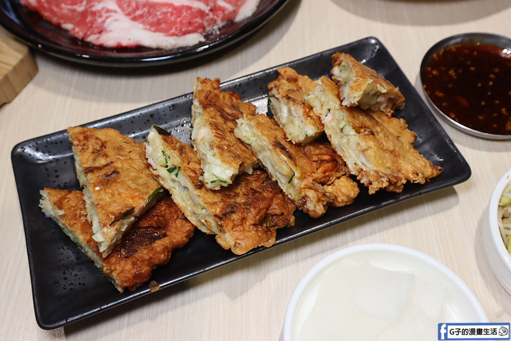 桃園火車站美食推薦|燒桶子韓食烤肉統領店:無煙燒肉約會首選!秘醬豬肉、春川辣炒雞與海鮮煎餅超滿足 @G子的漫畫生活 桃園火車站美食推薦|燒桶子韓食烤肉統領店:無煙燒肉約會首選!秘醬豬肉、春川辣炒雞與海鮮煎餅超滿足 @G子的漫畫生活