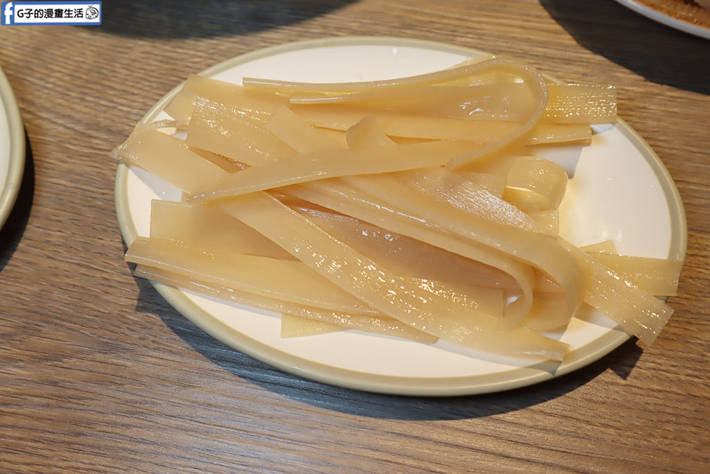 西門麻辣鍋推薦｜有點辣正宗麻辣串串鍋:1-2人也能開鍋!$300鴛鴦湯底+50種豐富串串,選擇障礙發作 @G子的漫畫生活