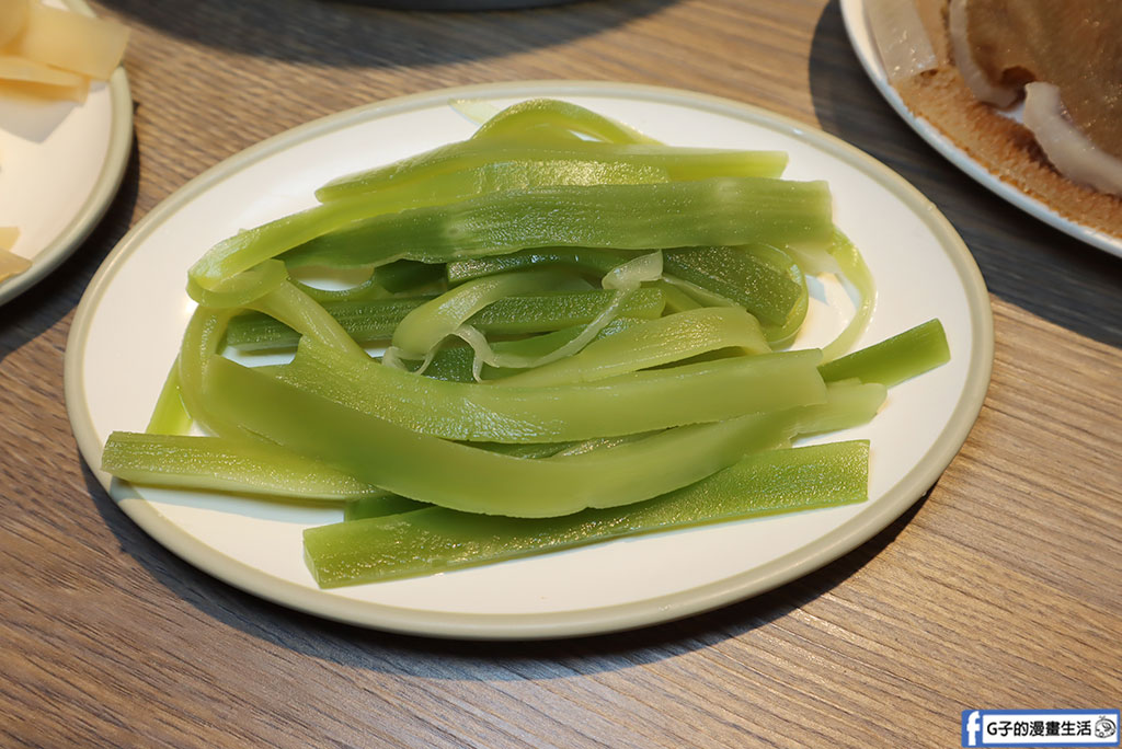 西門麻辣鍋推薦｜有點辣正宗麻辣串串鍋:1-2人也能開鍋!$300鴛鴦湯底+50種豐富串串,選擇障礙發作 @G子的漫畫生活