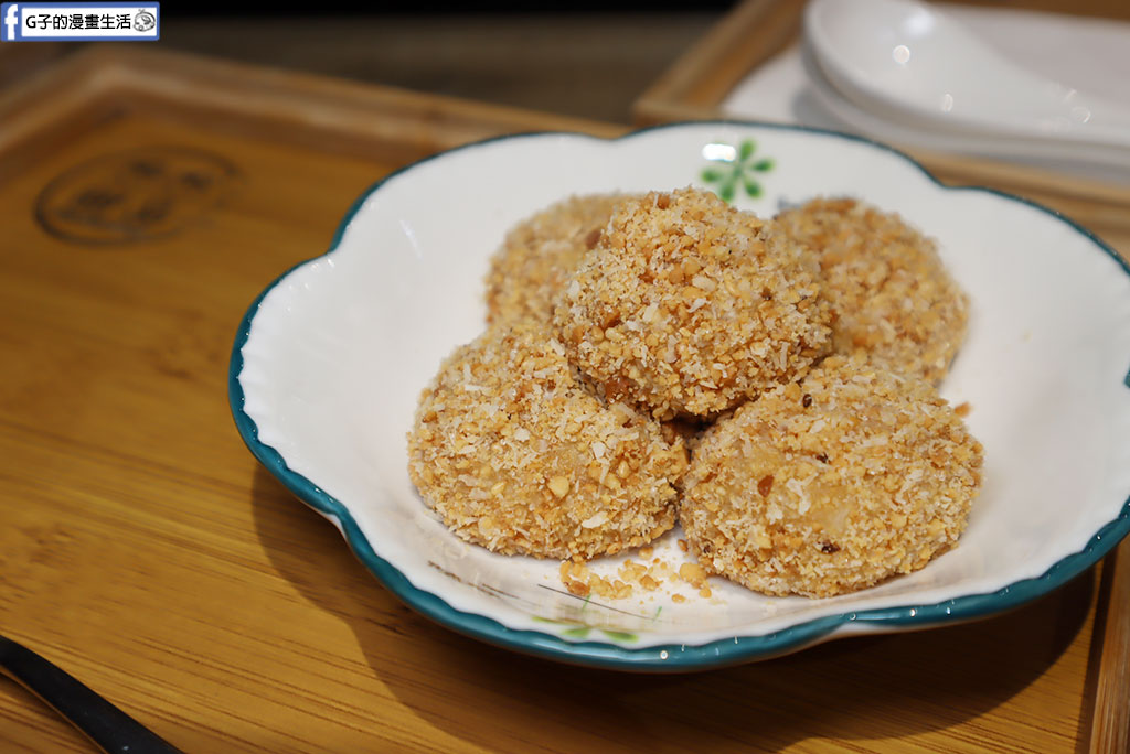 香香甜品:隱身巷弄【西門港式甜品】手磨芝麻糊.花生椰絲擂沙湯丸必吃,西門町宵夜甜點推薦 @G子的漫畫生活 香香甜品:隱身巷弄【西門港式甜品】手磨芝麻糊.花生椰絲擂沙湯丸必吃,西門町宵夜甜點推薦 @G子的漫畫生活