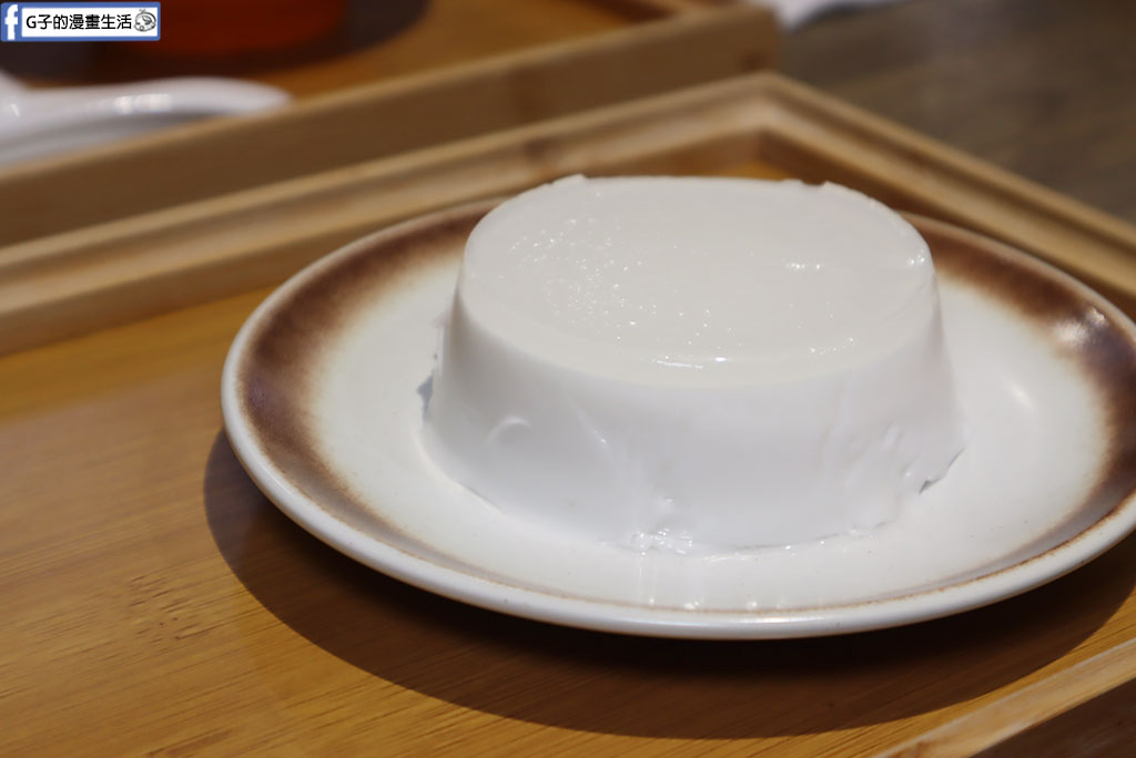 香香甜品:隱身巷弄【西門港式甜品】手磨芝麻糊.花生椰絲擂沙湯丸必吃,西門町宵夜甜點推薦 @G子的漫畫生活 香香甜品:隱身巷弄【西門港式甜品】手磨芝麻糊.花生椰絲擂沙湯丸必吃,西門町宵夜甜點推薦 @G子的漫畫生活