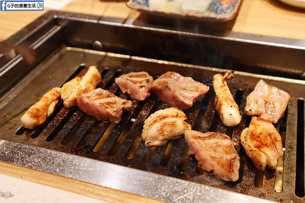 【秋田美食】肉之久保田屋:JR秋田站步行5分鐘,朝聖A5黑毛和牛.肉壽司.比內地雞,附菜單 @G子的漫畫生活