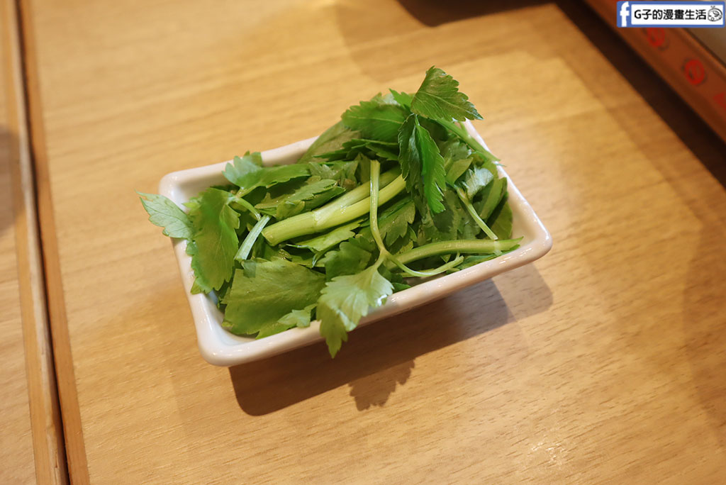 秋田車站美食|秋田比內地雞屋:必吃比內地雞親子丼與米棒鍋,車站大樓的秋田比內地雞推薦 @G子的漫畫生活 秋田車站美食|秋田比內地雞屋:必吃比內地雞親子丼與米棒鍋,車站大樓的秋田比內地雞推薦 @G子的漫畫生活