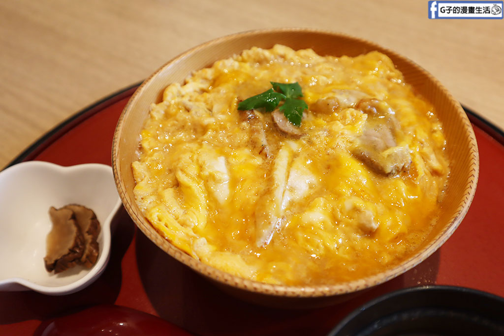 秋田車站美食|秋田比內地雞屋:必吃比內地雞親子丼與米棒鍋,車站大樓的秋田比內地雞推薦 @G子的漫畫生活 秋田車站美食|秋田比內地雞屋:必吃比內地雞親子丼與米棒鍋,車站大樓的秋田比內地雞推薦 @G子的漫畫生活