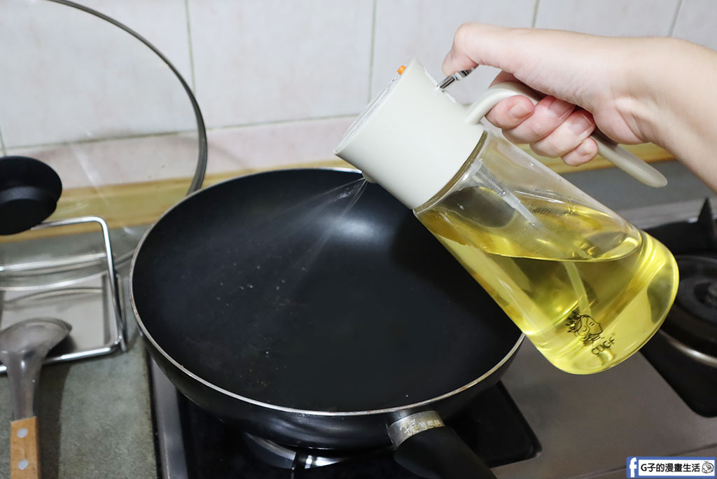告別油膩流理檯!廚貴妃GUGF 廚房好物分享:不鏽鋼鍋蓋架、兩用噴油瓶,下廚優雅又乾爽 @G子的漫畫生活 告別油膩流理檯!廚貴妃GUGF 廚房好物分享:不鏽鋼鍋蓋架、兩用噴油瓶,下廚優雅又乾爽 @G子的漫畫生活